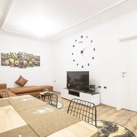 Dea's Center * 티라나